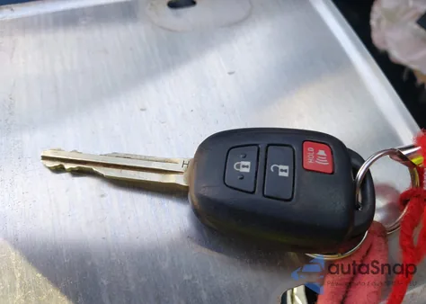 2014 Toyota Rav4 Xle z USA, uszkodzony, nr VIN 2T3WFREV7EW092499